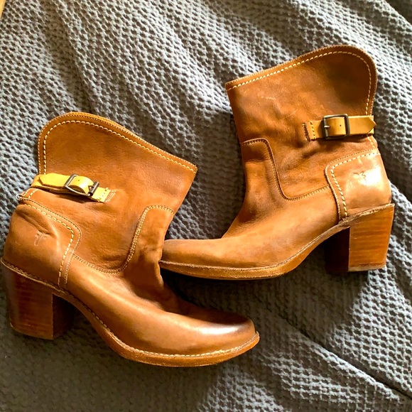Frye boots size 9.5. Hardly worn - Picture 1 of 7